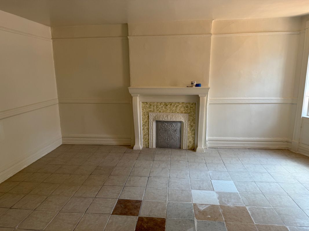 Primary Photo - 2574 Bainbridge Ave