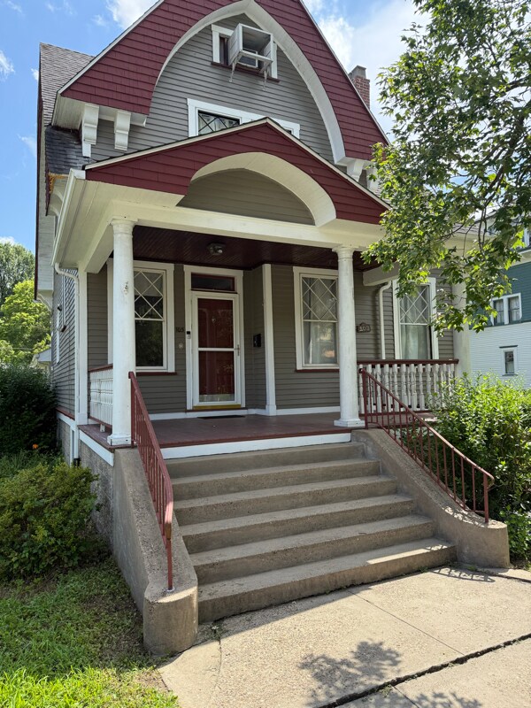 Foto del edificio - 103 Maple Ave