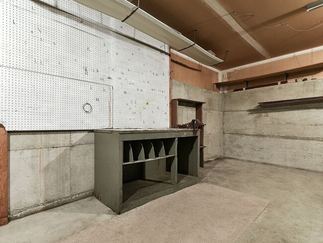Building Photo - 428 S 26th St