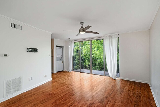 Foto del edificio - 120 Alden Ave NW