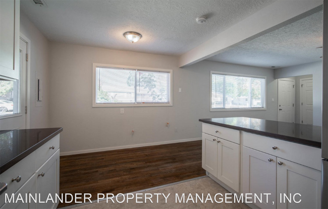 Building Photo - 4 br, 1.5 bath House - 12334 SE KELLY ST