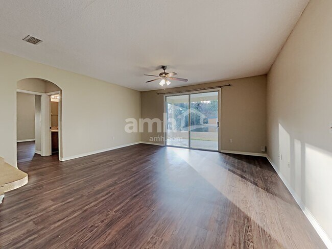 Building Photo - 711 Red Cedar Ct