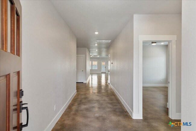 Foto del edificio - 223 Timberline Dr