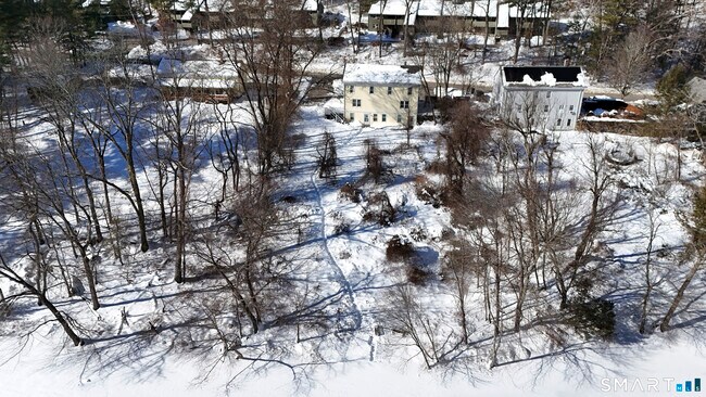 Foto del edificio - 103 Furnace Ave