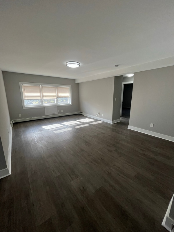 Building Photo - 431 Park Ave