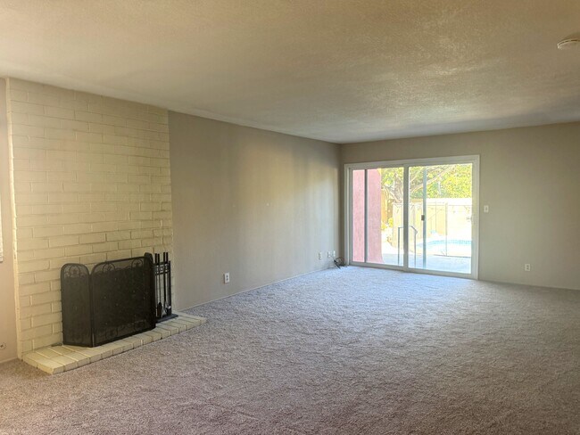 Building Photo - 3528 Castle Rock Rd