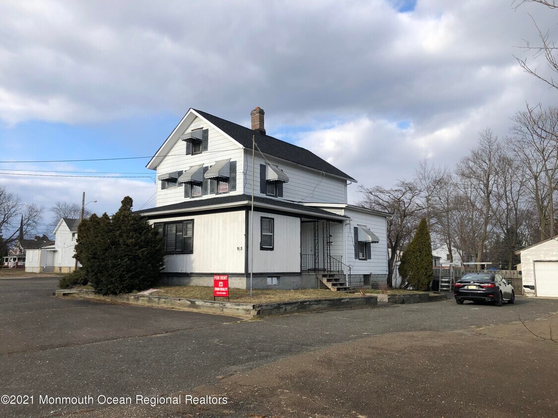 915 NJ34, Matawan, NJ 07747 House Rental in Matawan, NJ