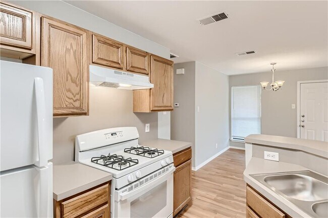 Foto del edificio - 2511 Cypress Ln