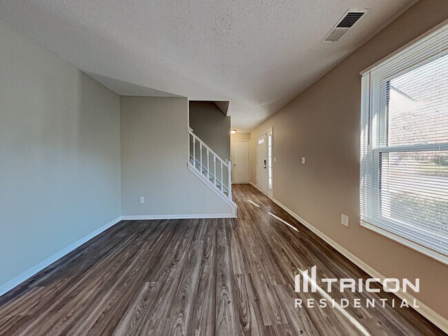 Foto del edificio - 3701 Broad Oak Dr