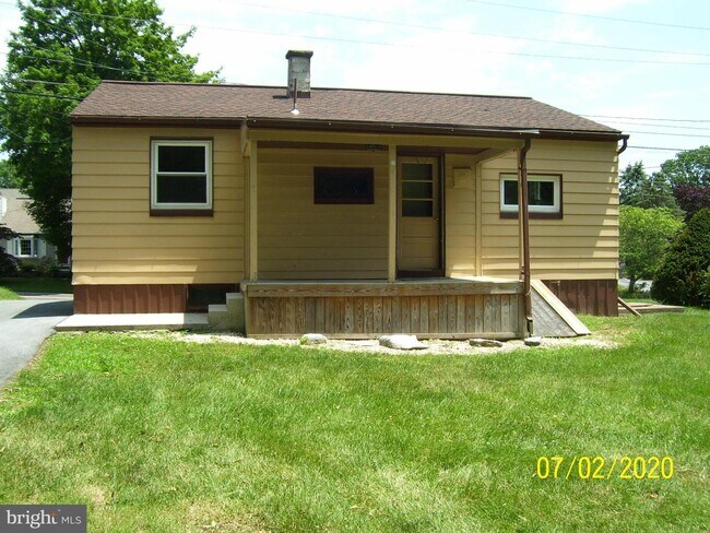 Building Photo - 468 Middletown Rd