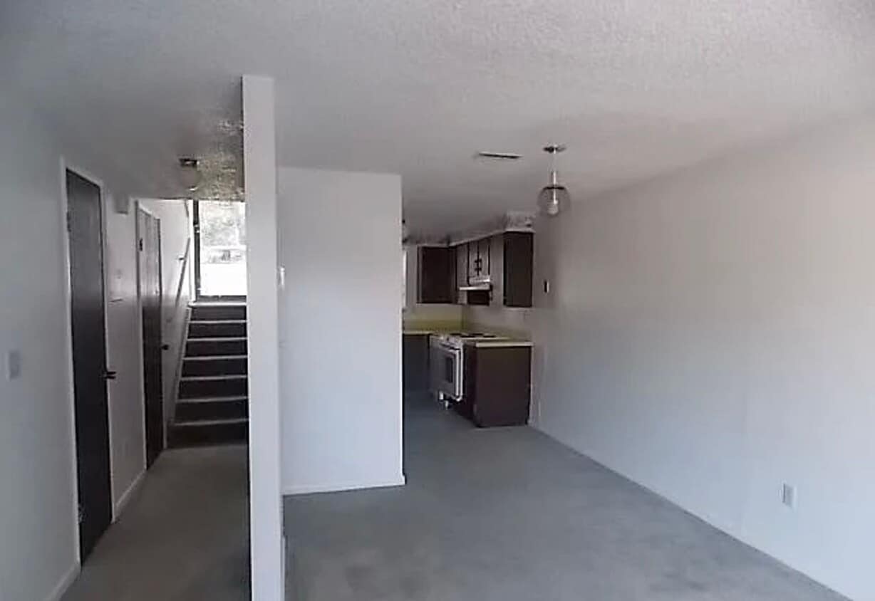 Foto del edificio - 2 Bedroom Townhome Near CMU