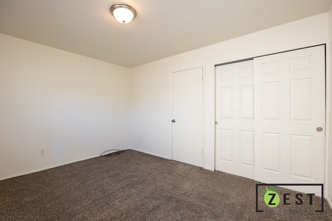 Building Photo - 22330 W Warren