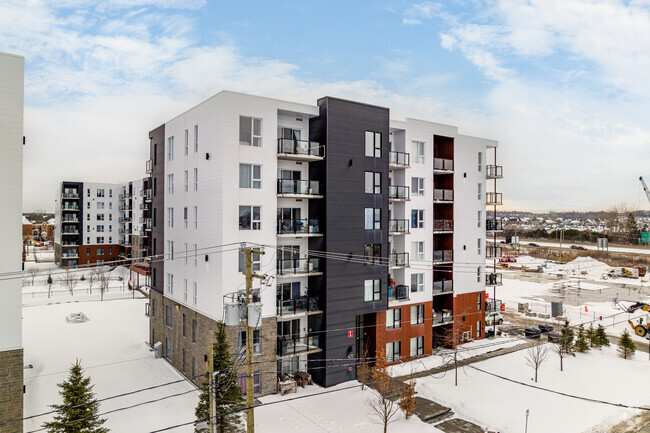 Building Photo - Quartier 7