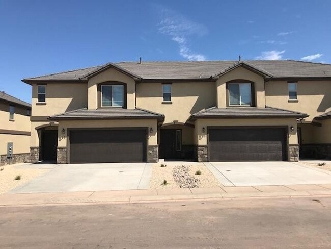 Building Photo - 1001 W Curly Hollow Dr