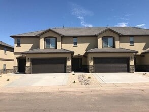 Building Photo - 1001 W Curly Hollow Dr