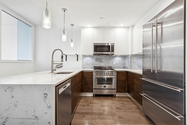 Foto del edificio - 11-35-35 45th Ave