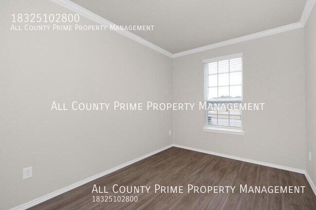 Foto del edificio - 5723 Prairie Chapel Rd