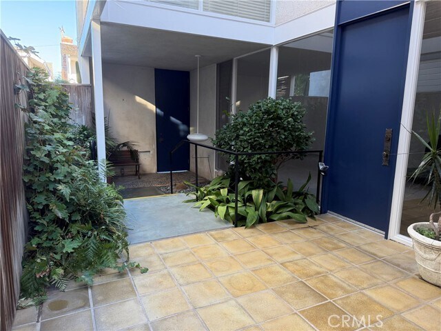 Foto del edificio - 321 Coral Ave