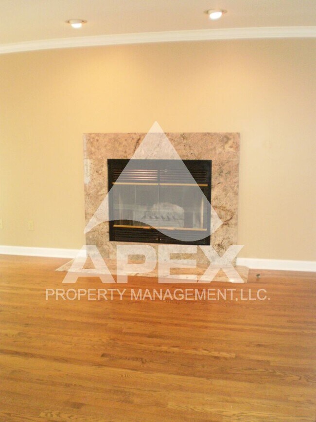 Building Photo - Beautiful 3/4 Bd - 2.5 Ba Brick 2-Story Si...
