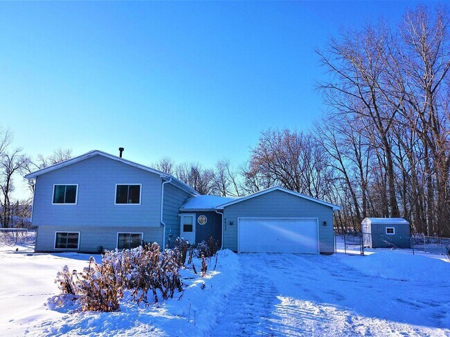 Building Photo - 6925 Centerville Rd