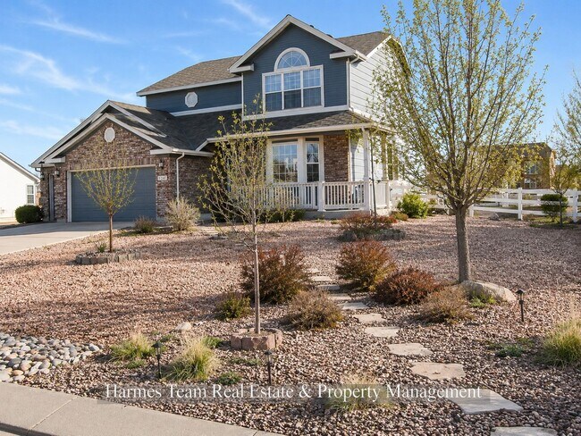 Foto del edificio - Spacious Home with Mountain Views & Finished Basement