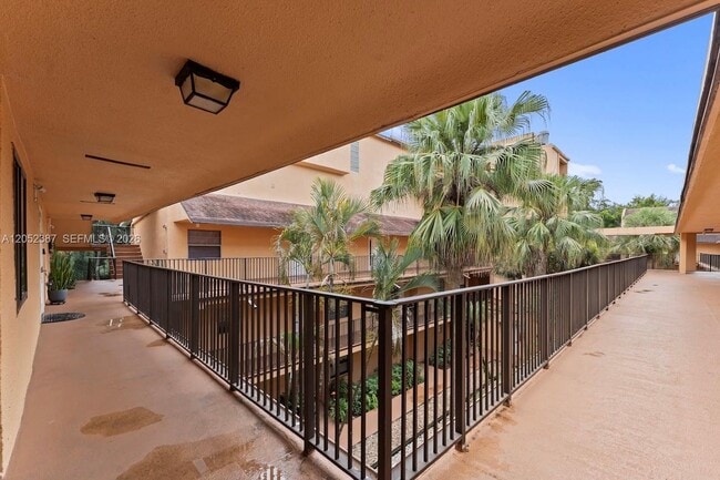 Building Photo - 430 Commodore Dr