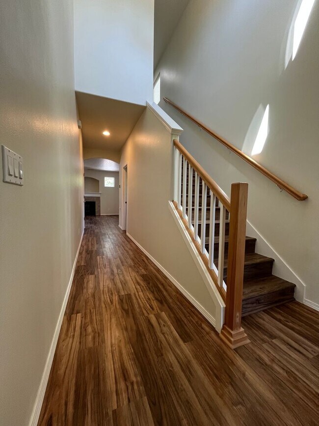 Foto del edificio - (GAR) 3 Bed/ 3 Bath