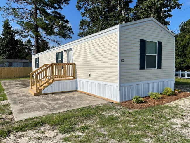 Foto del edificio - 102 Littleton St. Midway Park, NC