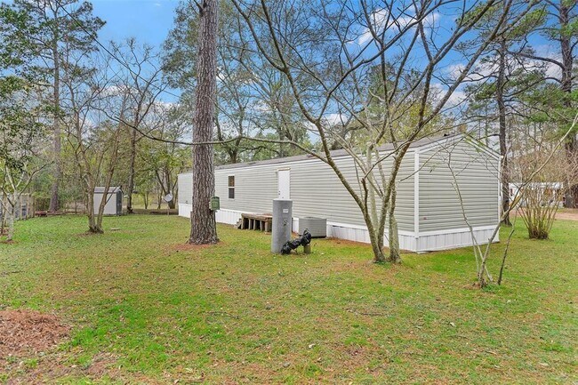 Foto del edificio - 8916 Lakeside Dr