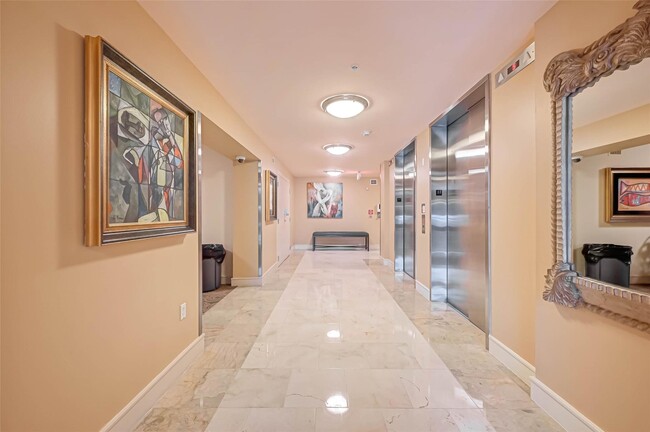 Building Photo - 1616 Fountain View Dr