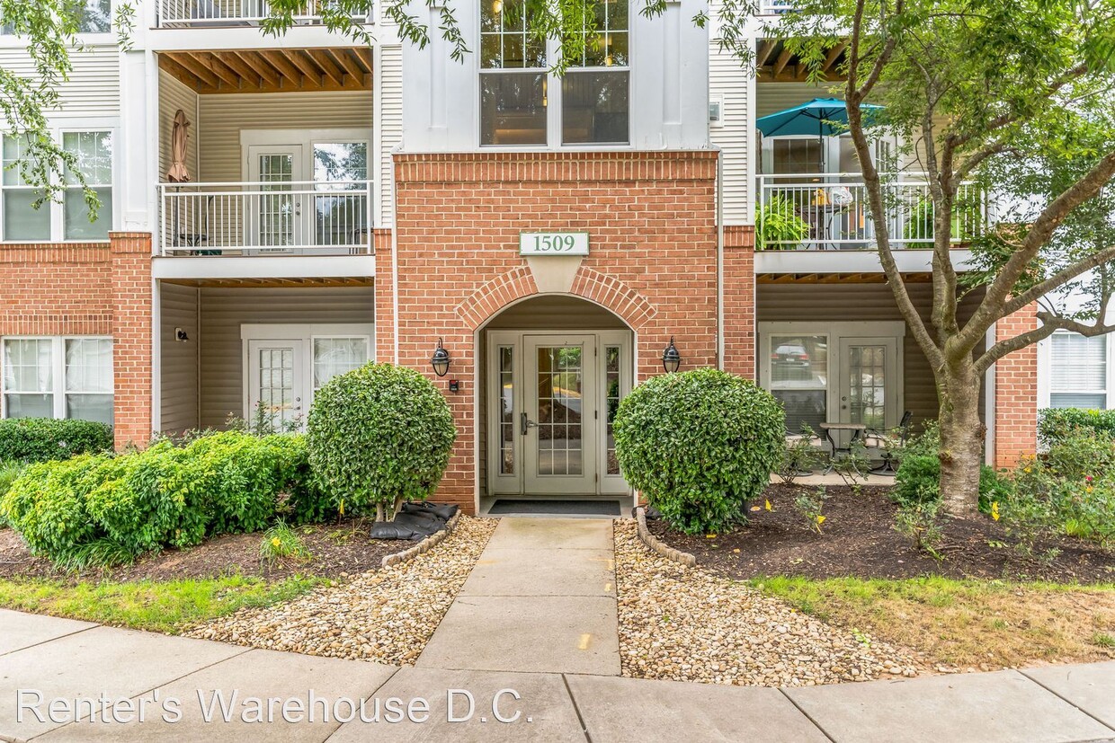 Primary Photo - 2 br, 2 bath House - 1509 North Point Dr #2