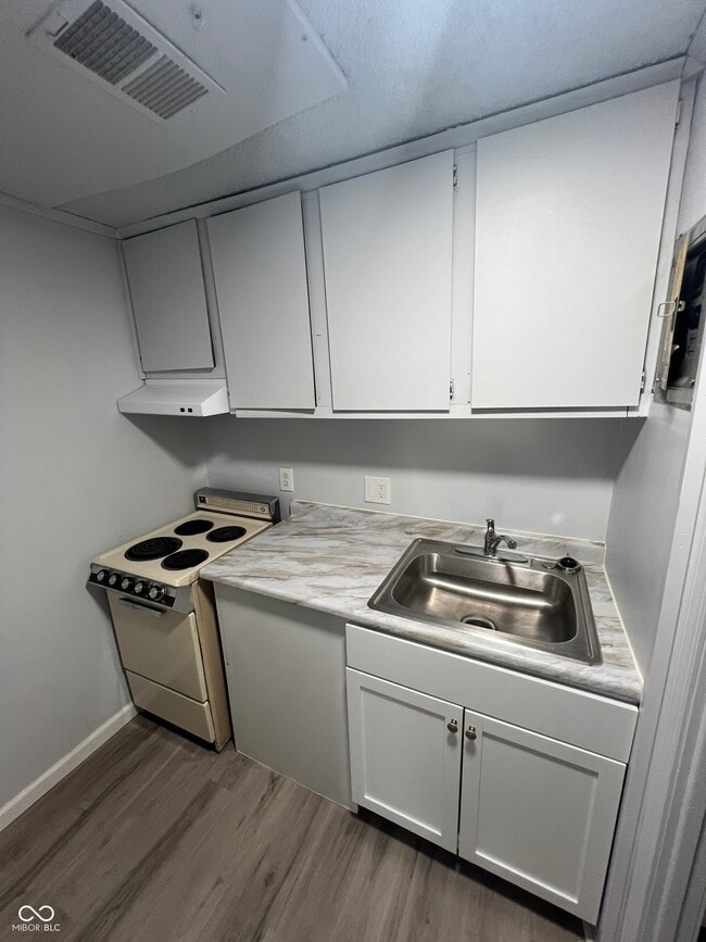 Building Photo - 2000 Indianapolis Rd