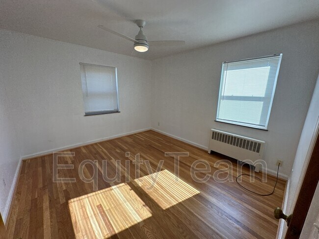 Foto del edificio - 6086 Dryden Ave