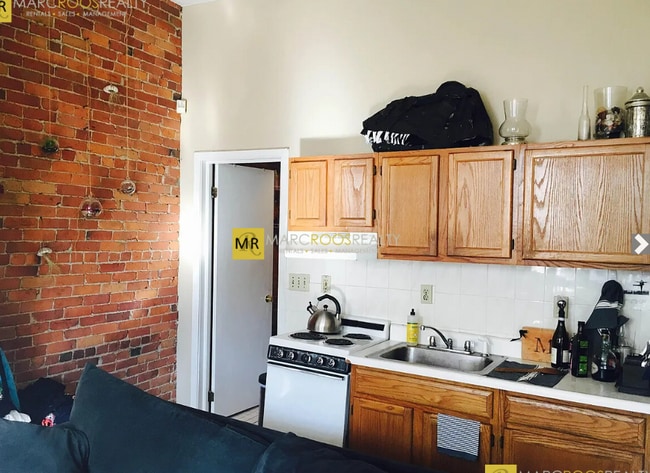 Building Photo - 48 Hereford St