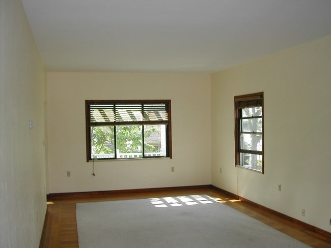 Building Photo - 1251 33rd St