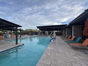 Building Photo - 1250 Abbey Ln