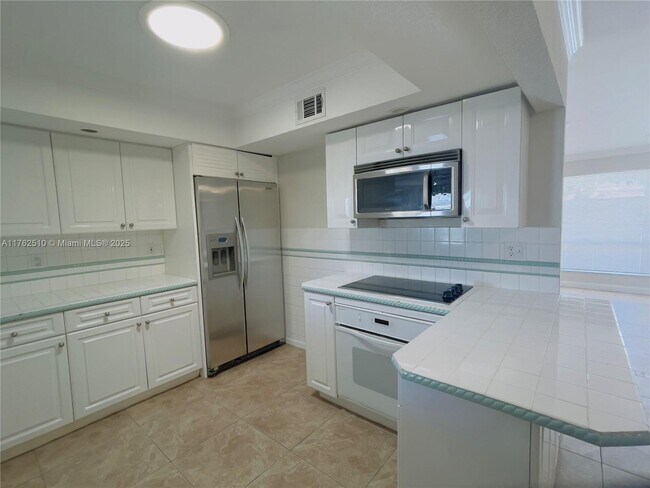 Foto del edificio - 349 NE 31st St