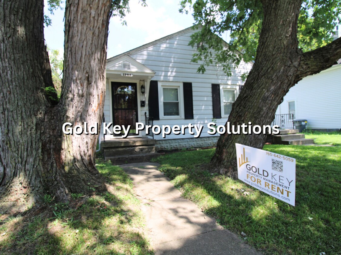 Primary Photo - 1302-1304 W. 2ND