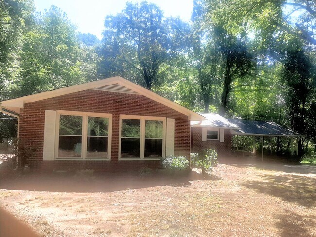 Foto del edificio - 3 Bedroom, 2 Bathroom Home in Durham