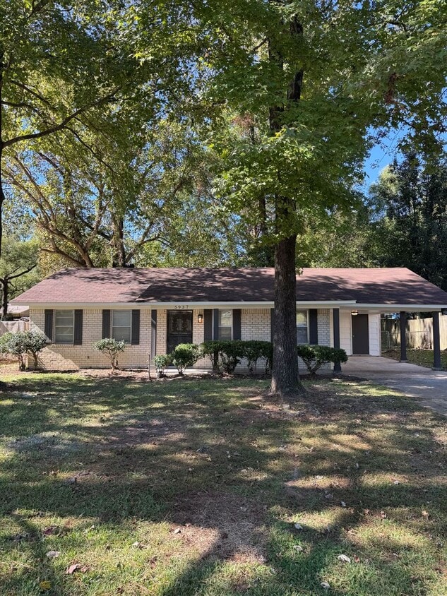 Primary Photo - Renovated 2 Bedroom 1 Bath Home for Rent!