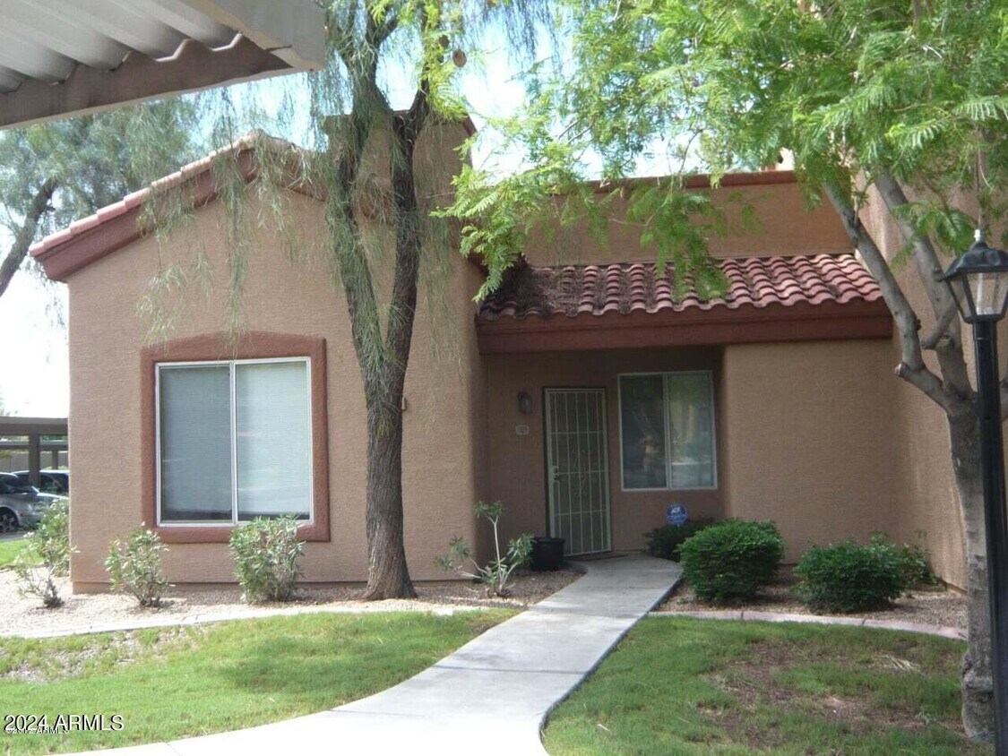 Primary Photo - 2929 W Yorkshire Dr