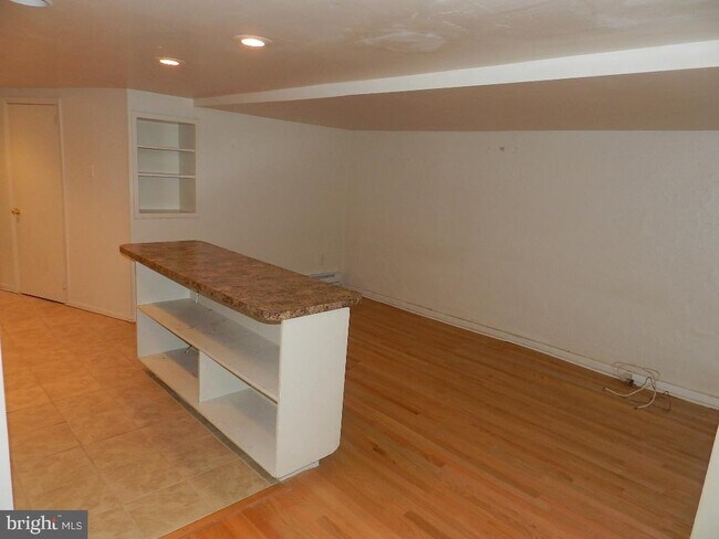 Building Photo - 2227 Delancey Pl