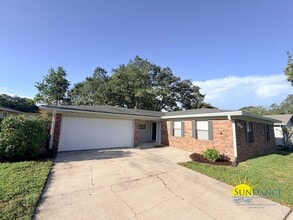 Building Photo - 723 Clark Dr