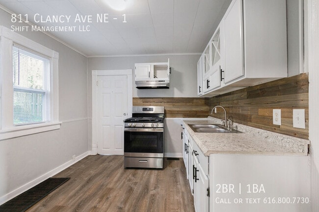 Building Photo - 811 Clancy Ave NE