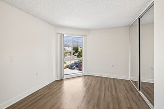 Building Photo - Oak Park Apartments