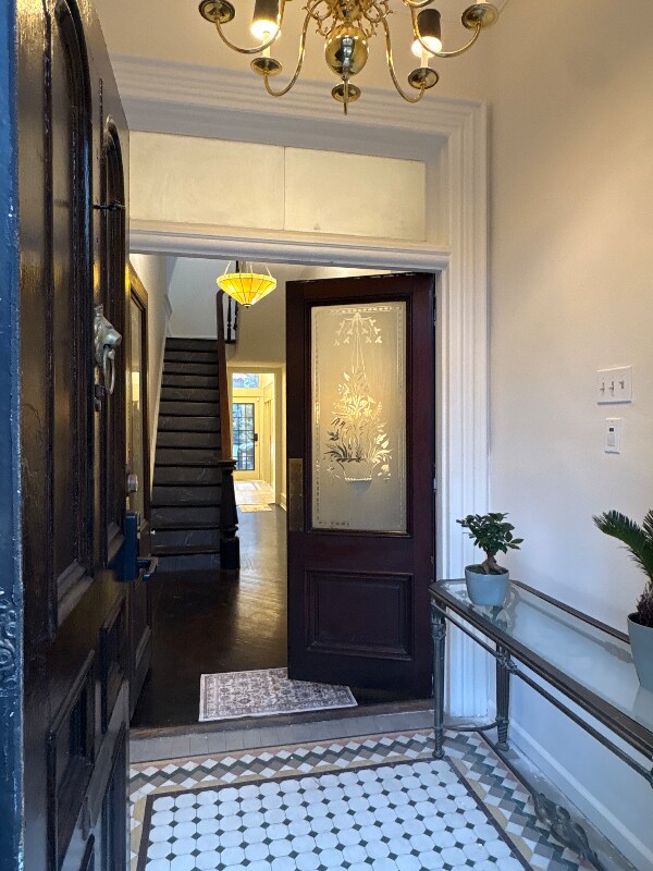 Foto del edificio - 615 W Market St