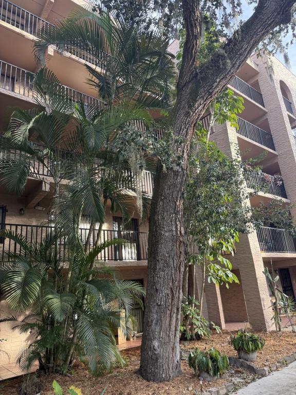 Foto del edificio - 1540 Riverside Dr