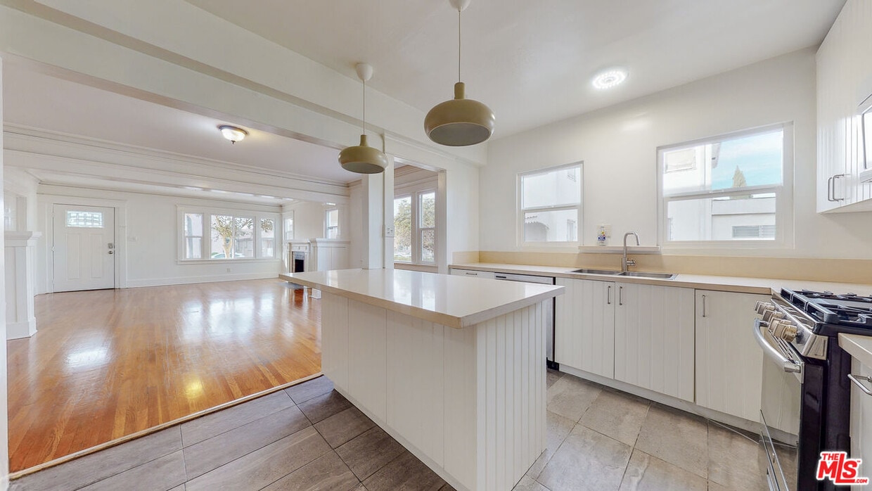 Foto principal - 1436 S Norton Ave