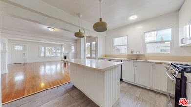 Building Photo - 1436 S Norton Ave Building Photo - 1436 S Norton Ave