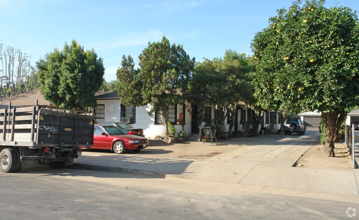 Foto principal - 6555 Sepulveda Blvd